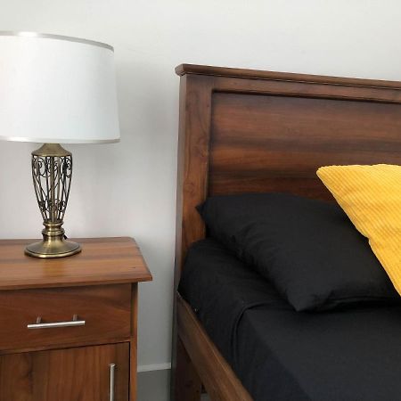 City Tower, Luxury 2 Two Bed Seaview Apartment Colombo Dehiwala-Mount Lavinia Bagian luar foto