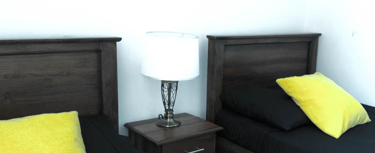 City Tower, Luxury 2 Two Bed Seaview Apartment Colombo Dehiwala-Mount Lavinia Bagian luar foto