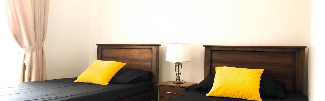 City Tower, Luxury 2 Two Bed Seaview Apartment Colombo Dehiwala-Mount Lavinia Bagian luar foto